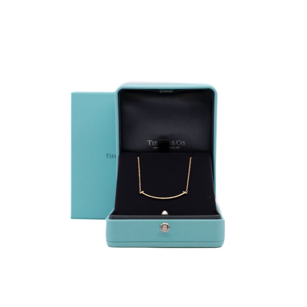 small size smile  necklace in 18k rg