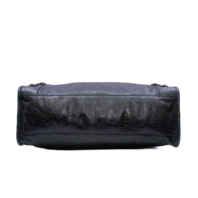 part time studs shoulder bag in leather black ruthenium hw