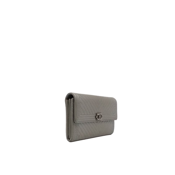 leboy long flap wallet in chavron silver ruthenium hw seri22