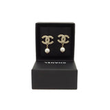 thumbnail Medium crystal cc logo pearl pandent earring in ghw - L'UXE LINK