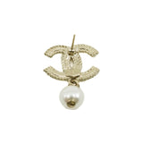 thumbnail Medium crystal cc logo pearl pandent earring in ghw - L'UXE LINK