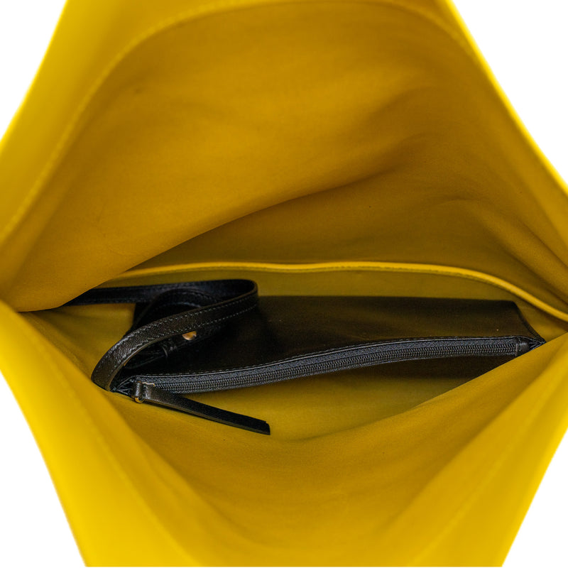 cat shopping tote in leather yellow