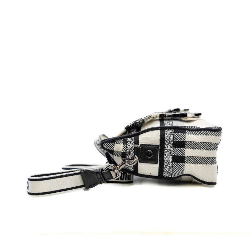 small camp messenger bag in fabric black/white 2022