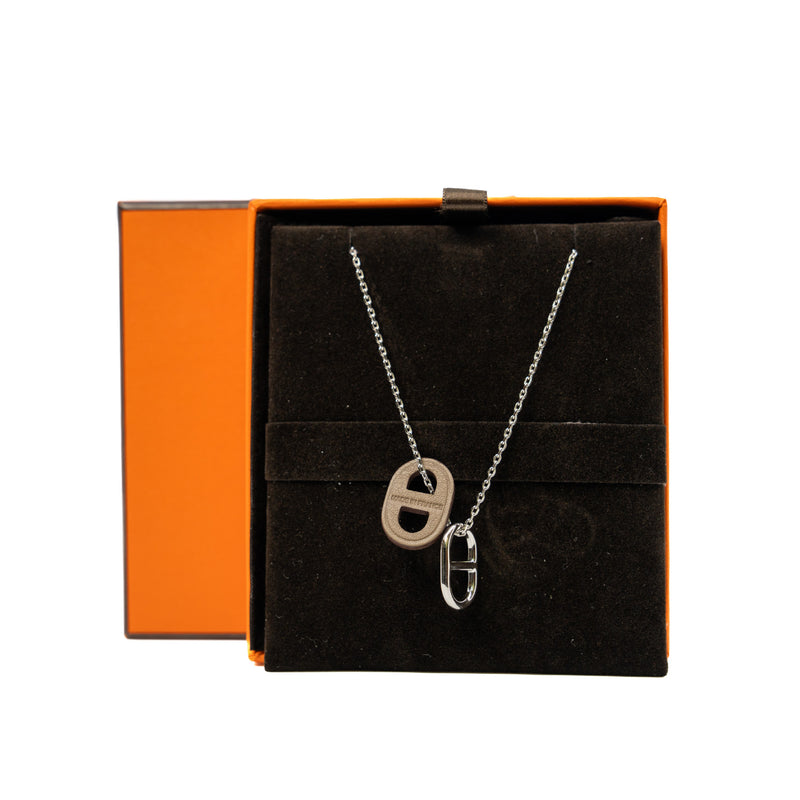 O'Maillon Etoupe Swift Calfskin/Silver Pendant Necklace - L'UXE LINK