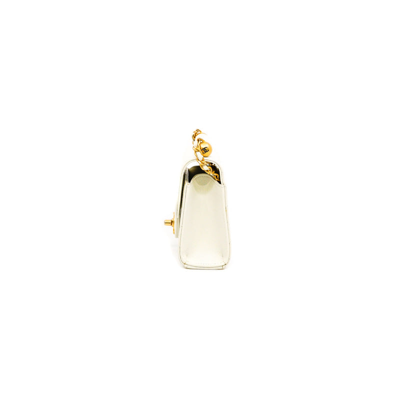 vanity case with pearl chian in caviar white ghw #29