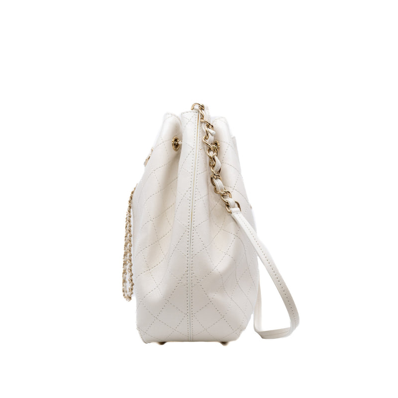 CC Drawstring In White Calfskin Quilted Bucket Bag GHW Seri 27 - L'UXE LINK
