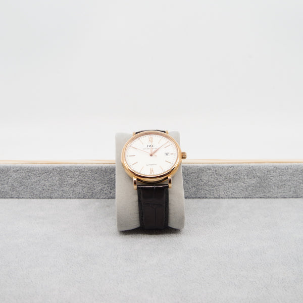 IWC Portofino Automatic with white dial in 18k gold and black ccd band - L'UXE LINK