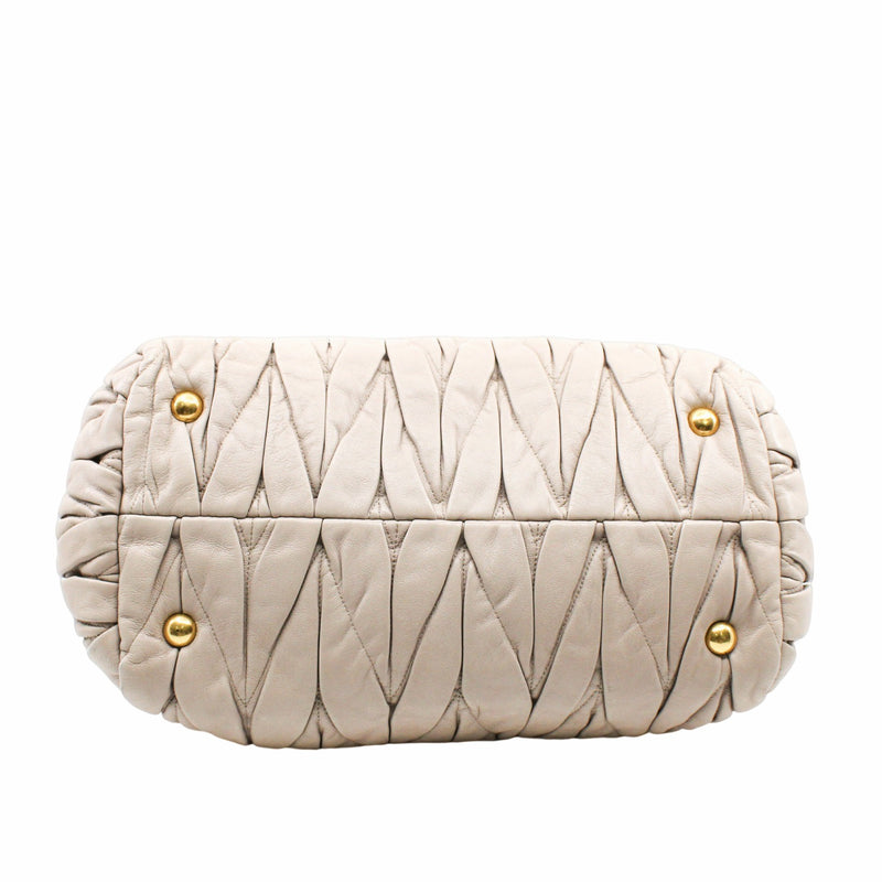 matelassé Crossbody bag grey GHW - L'UXE LINK