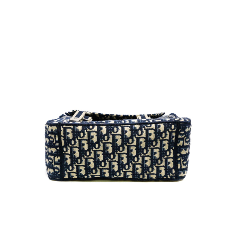 Medium Diorcamp Bag Blue Dior Oblique Embroidery
