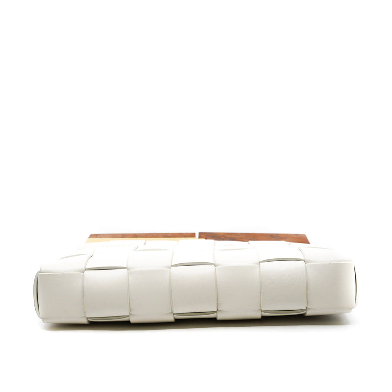 Intrecciato Snap Clutch in leather white ghw - L'UXE LINK