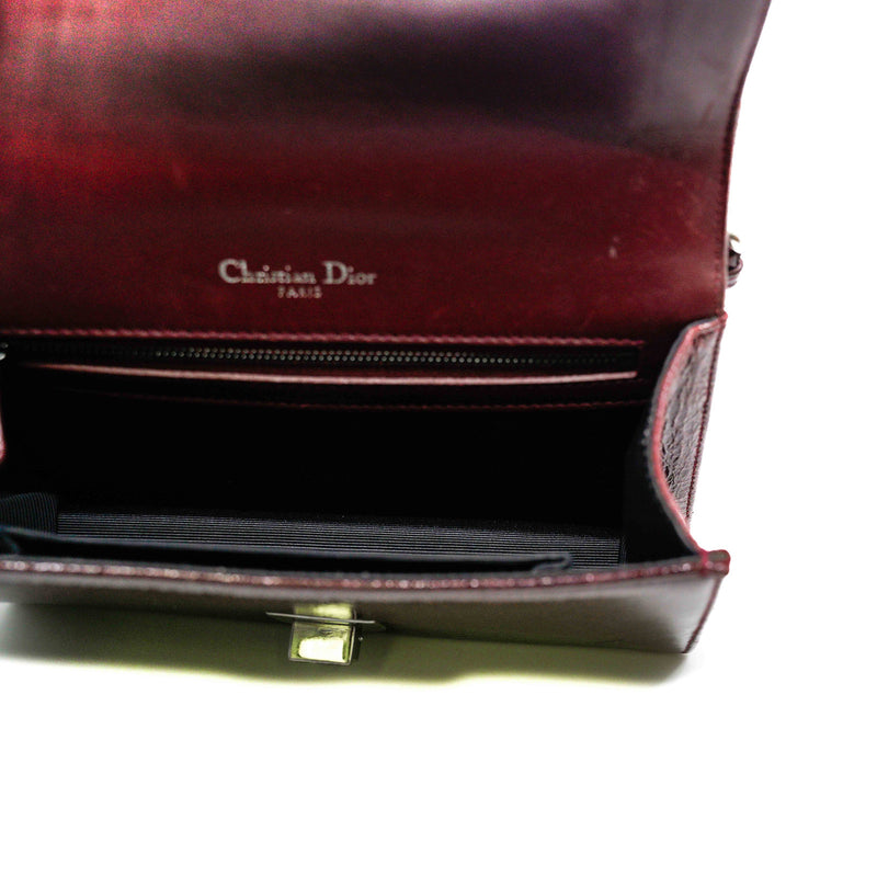 medium diorama in crackled leather red phw 2015