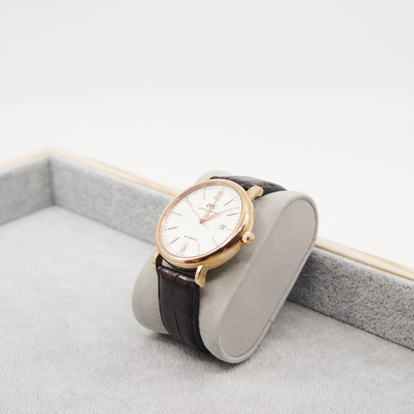 IWC Portofino Automatic with white dial in 18k gold and black ccd band - L'UXE LINK