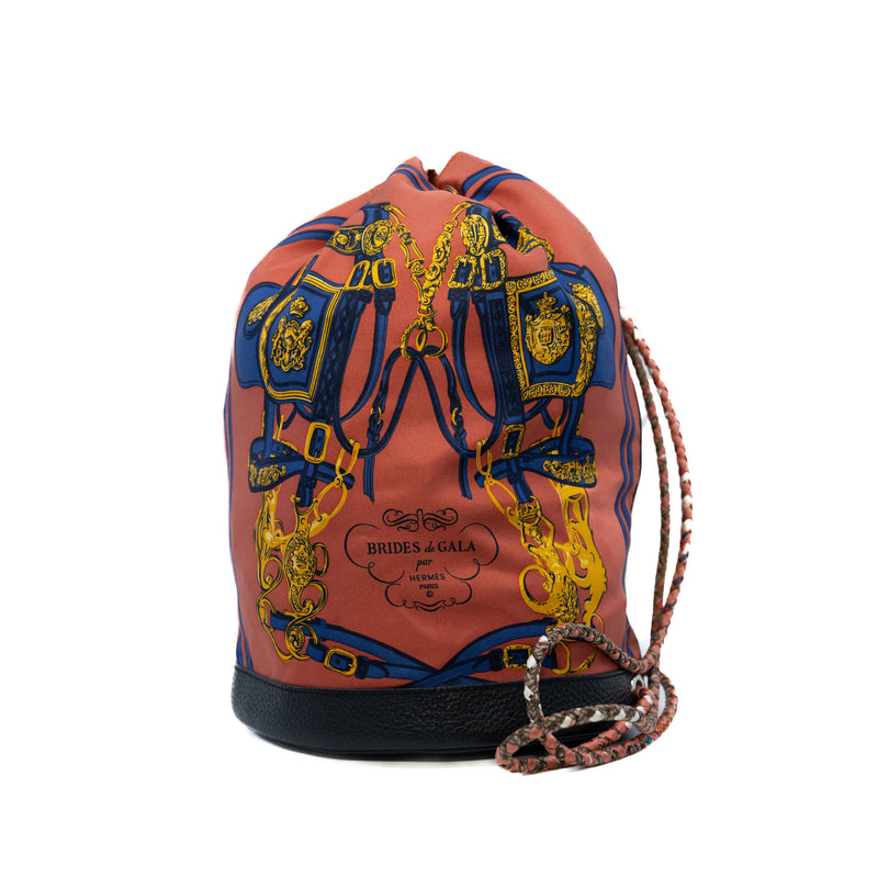 Sac Soie Cool 22 Drawstring Silk Backpack Bucket Bag Square Q Stamp