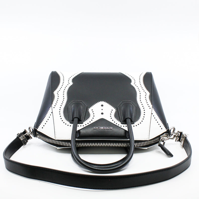 Medium Antigona In Black/White Calfskin Handbag PHW - L'UXE LINK