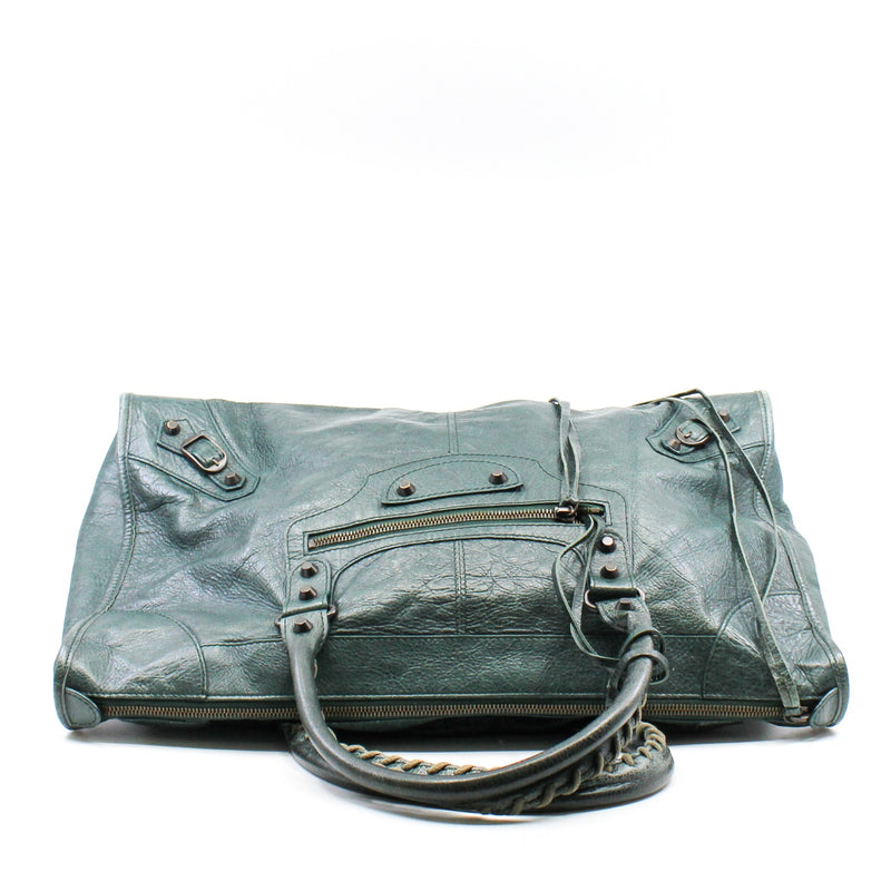 City Classic Studs Bag Calfskin Leather Medium Dark Green - L'UXE LINK