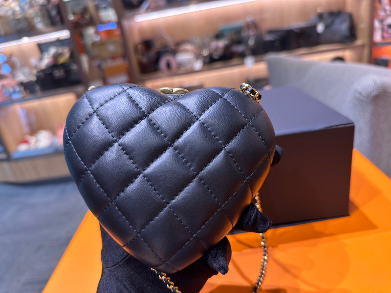vanity heart hollow chain bag in leather black ghw - L'UXE LINK