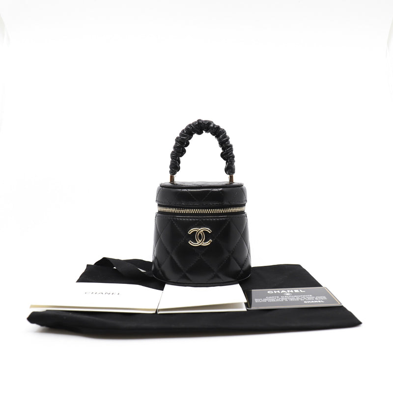 Mini Black CC Ruched Top Handle Vanity Case In Shiny Lambskin GHW Seri 32 - L'UXE LINK