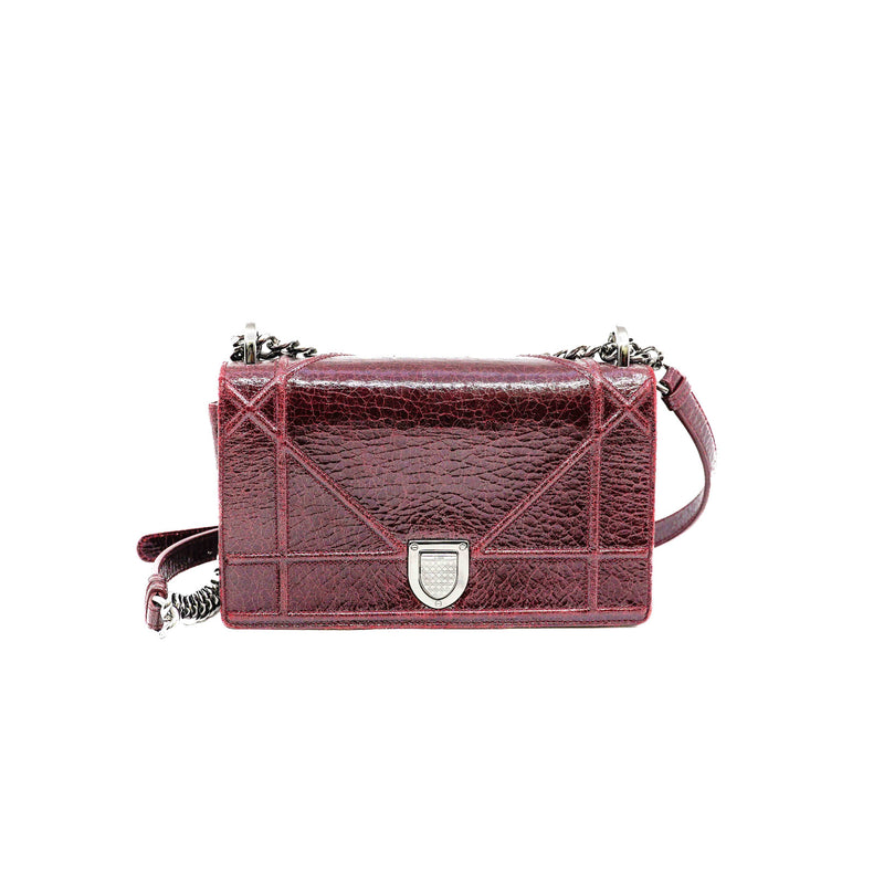 medium diorama in crackled leather red phw 2015