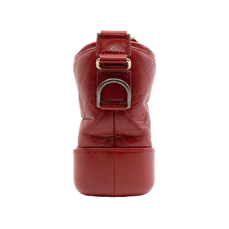 Small Gabrielle In Red Aged Calfskin Leather Hobo Bag Multicolor Hardware Seri 27 - L'UXE LINK