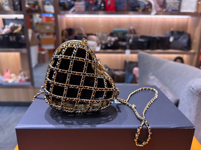 vanity heart hollow chain bag in leather black ghw - L'UXE LINK