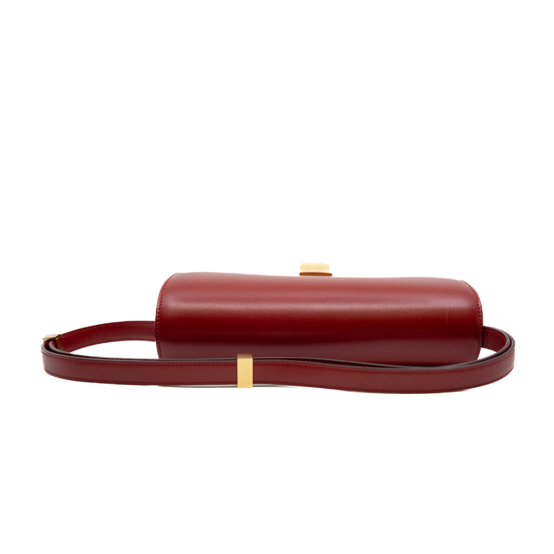 medium box in red ghw