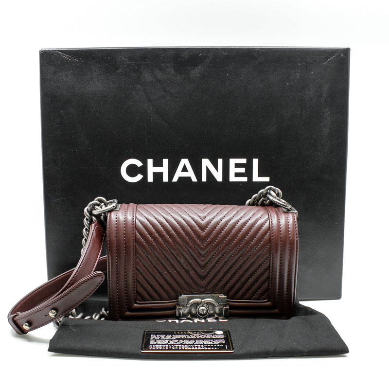 Small Chevron Leboy In Lambskin Burgundy Flap Bag PHW Seri 19 - L'UXE LINK