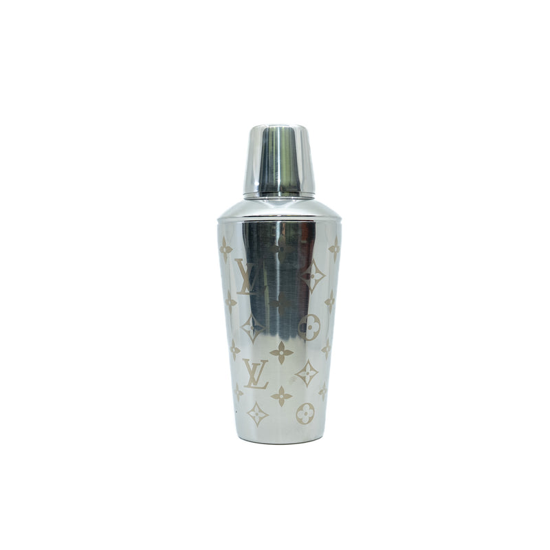 James Shaker in silver monogram