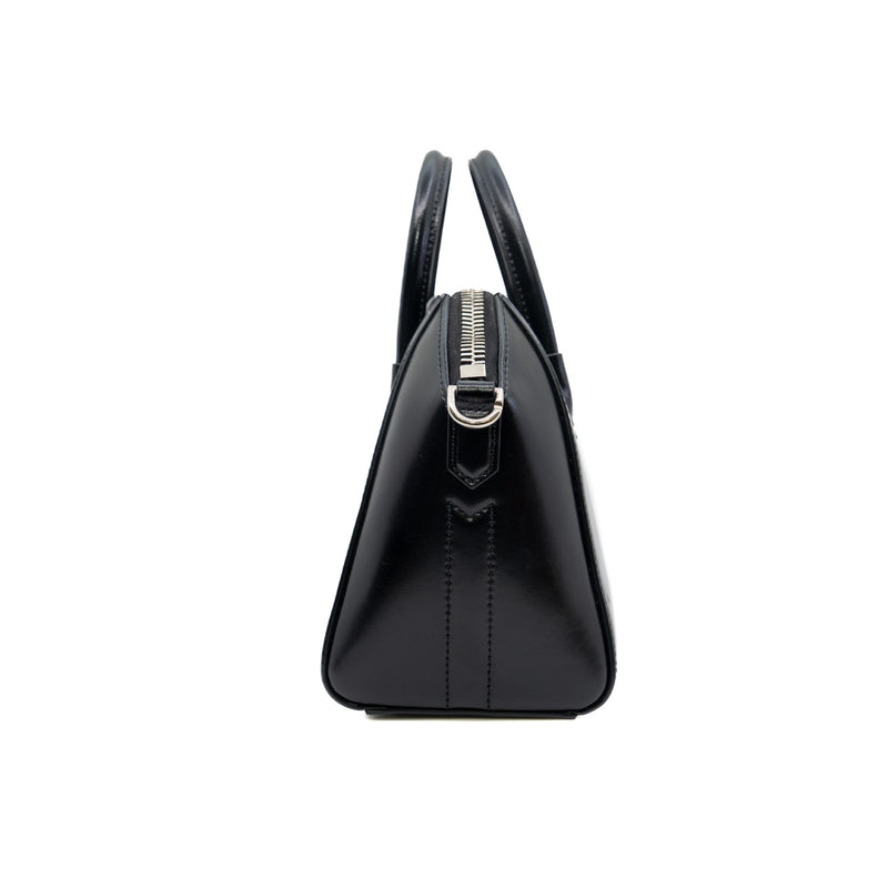 antigona bags in black box leather phw