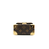 thumbnail camera box in other monogram canvas ghw