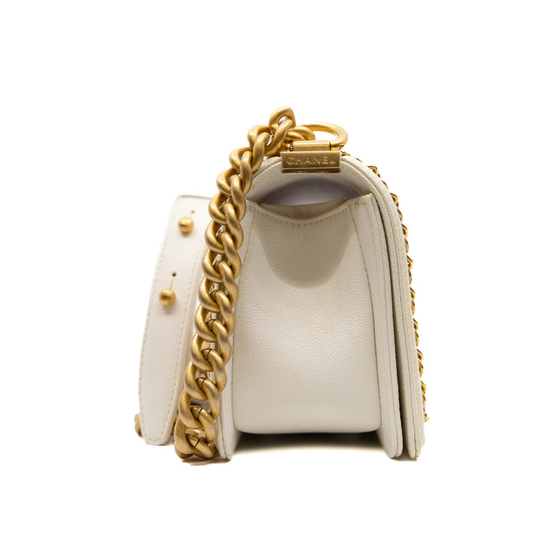 Small Leboy with Chain in Caviar White Ghw Seri #UJCP