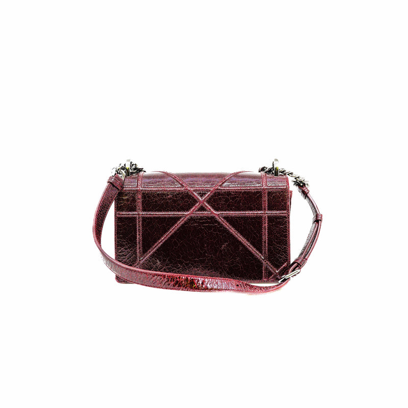 medium diorama in crackled leather red phw 2015