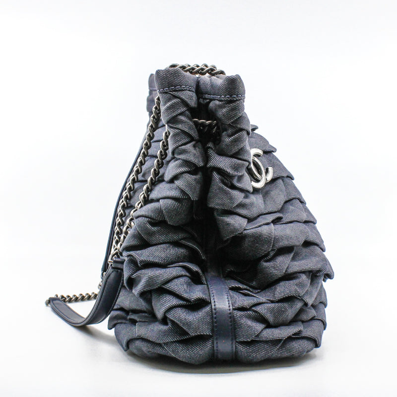 Medium CC Shopping Scale Effect Denim Tote PHW Seri 22