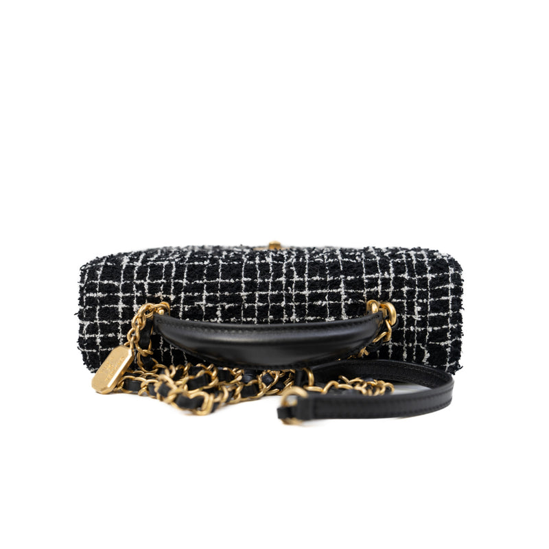 Small Top Handle Black/White In Tweed/Lambskin Flap Bag GHW Seri PPEKXXXX