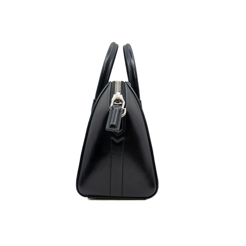 antigona bags in black box leather phw