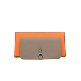 thumbnail dogon wallet in evercolor grey phw A stamp