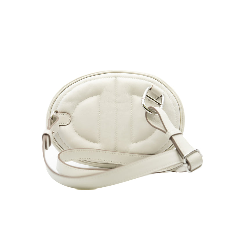 in- the-loop verso belt bag in swift white/lime phw B stamp