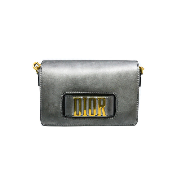 j'a flap bag in silver gray leather frame