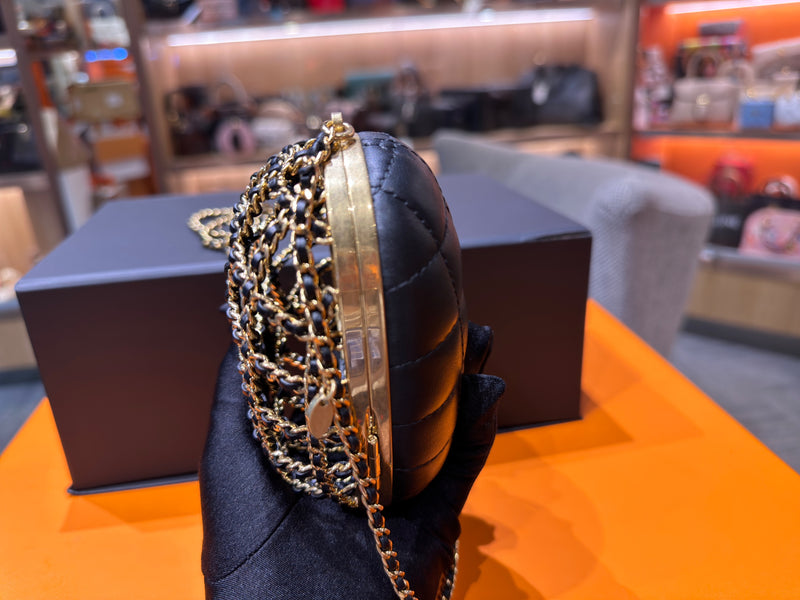 vanity heart hollow chain bag in leather black ghw - L'UXE LINK