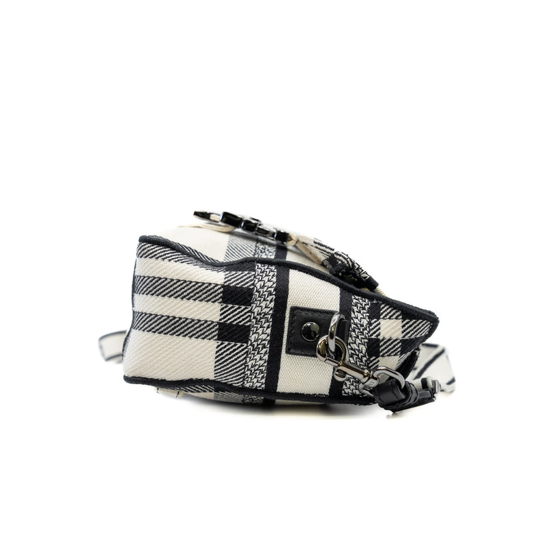 small camp messenger bag in fabric black/white 2022