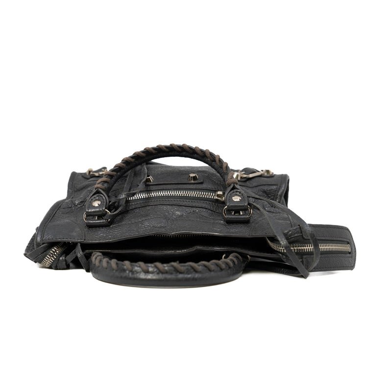 Mini Le City Bag In Black Arena Storico Lambskin PHW With Logo Strap - L'UXE LINK