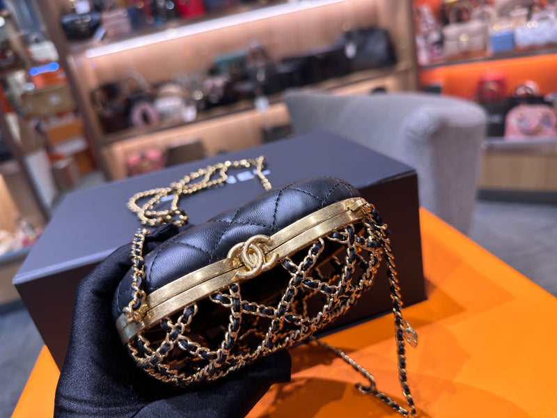 vanity heart hollow chain bag in leather black ghw - L'UXE LINK