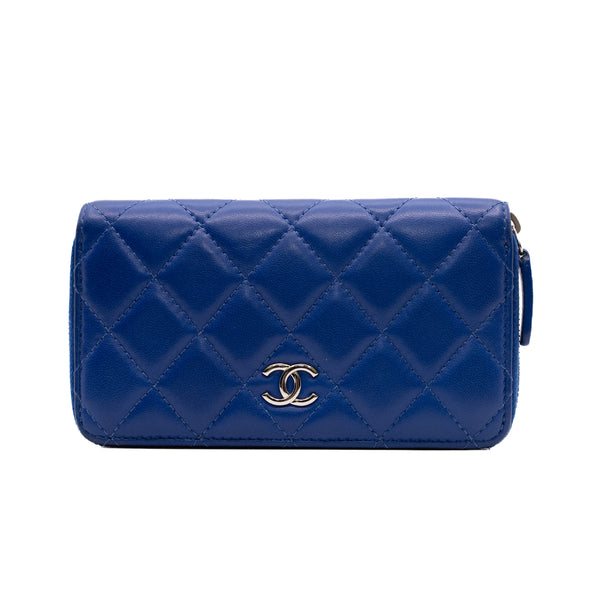 zipped   wallet in blue lambskin phw seri27