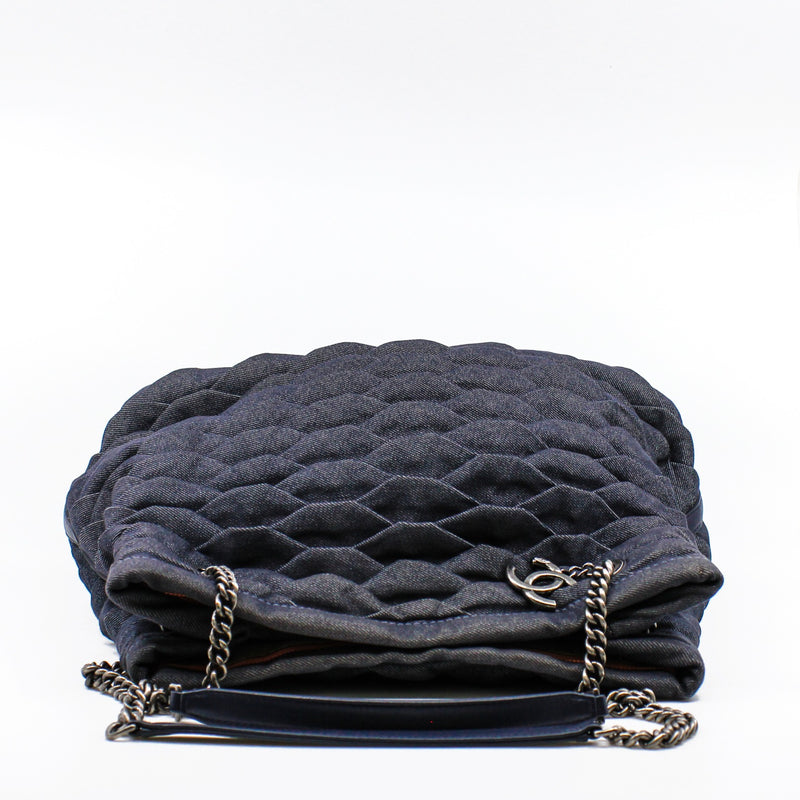 Medium CC Shopping Scale Effect Denim Tote PHW Seri 22