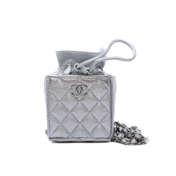 dice clutch with chain in leather silver phw - L'UXE LINK