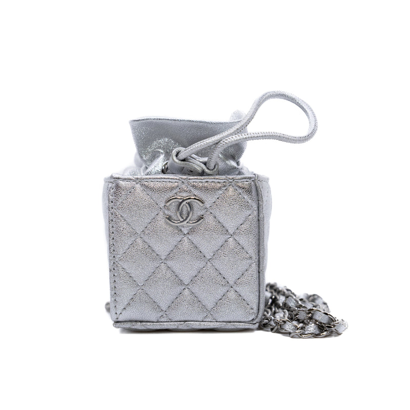 dice clutch with chain in leather silver phw - L'UXE LINK