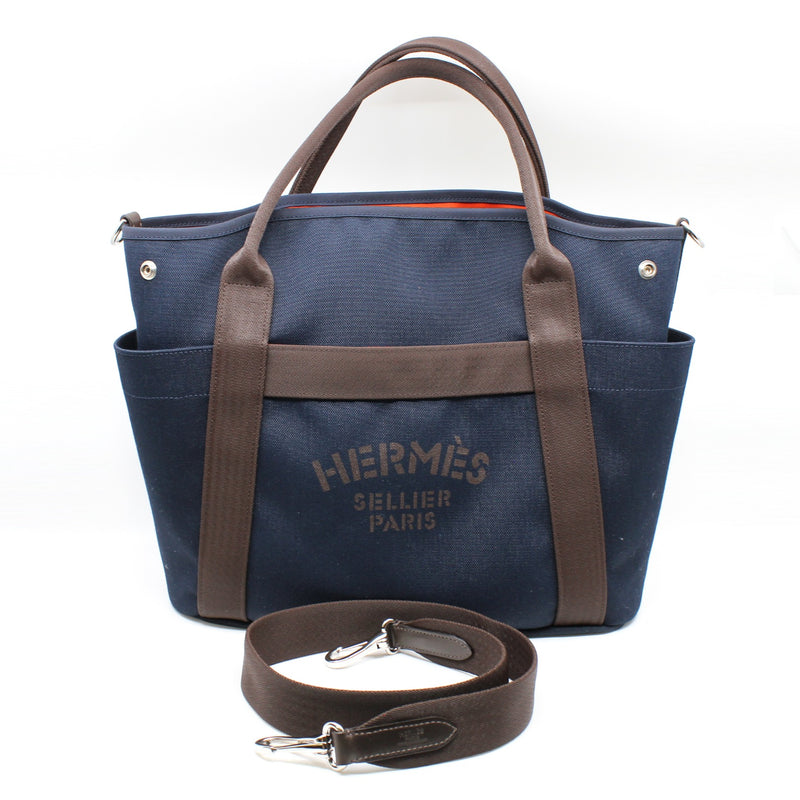 Pansage the grooming bag in navy fabric