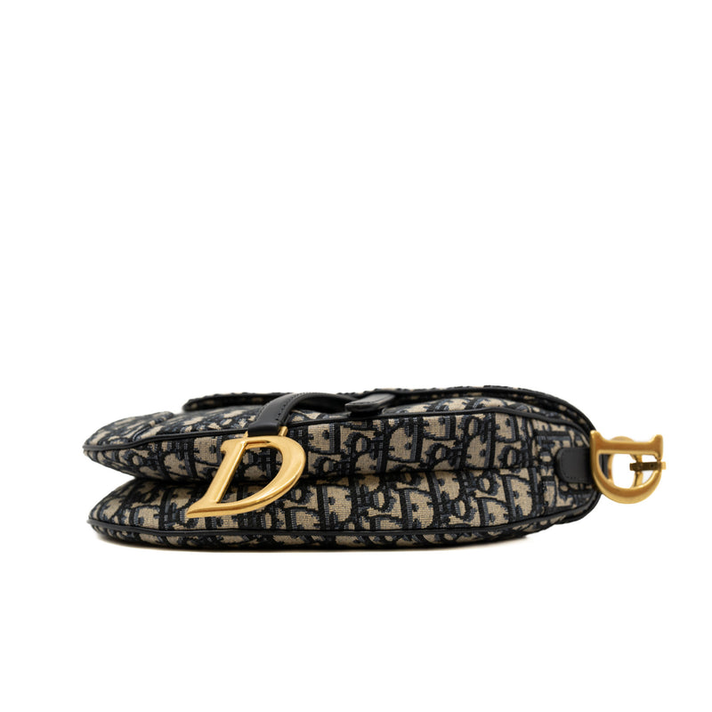 SADDLE BAG WITH STRAP
Blue Dior Oblique Jacquard rrp6700