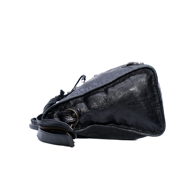 part time studs shoulder bag in leather black ruthenium hw