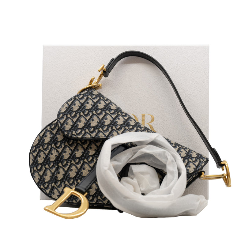 SADDLE BAG WITH STRAP
Blue Dior Oblique Jacquard rrp6700