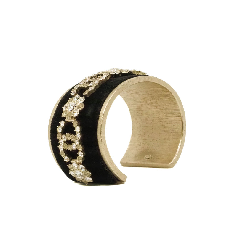 cuff in black